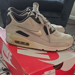 Nike Air Max Sneakers in Beige and Black